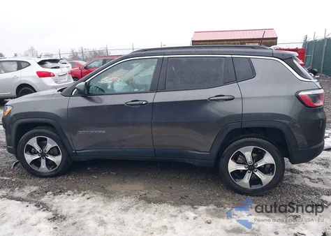 2018 Jeep Compass Latitude 4X4 from USA, damaged, VIN 3C4NJDBB8JT117175